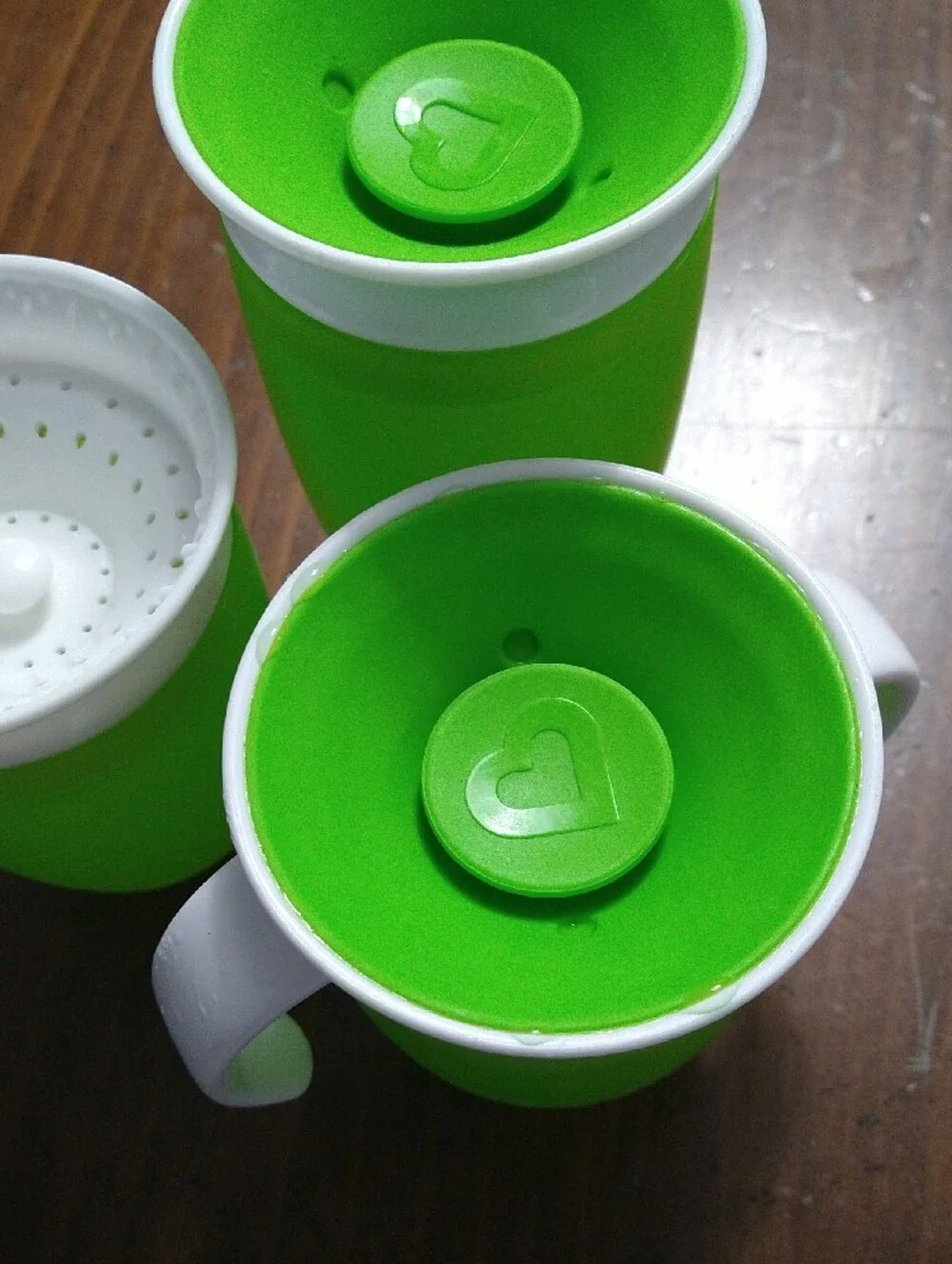 3 Set Munchkin Bright Green and White Silicone Snack Cups with Lids and Handle